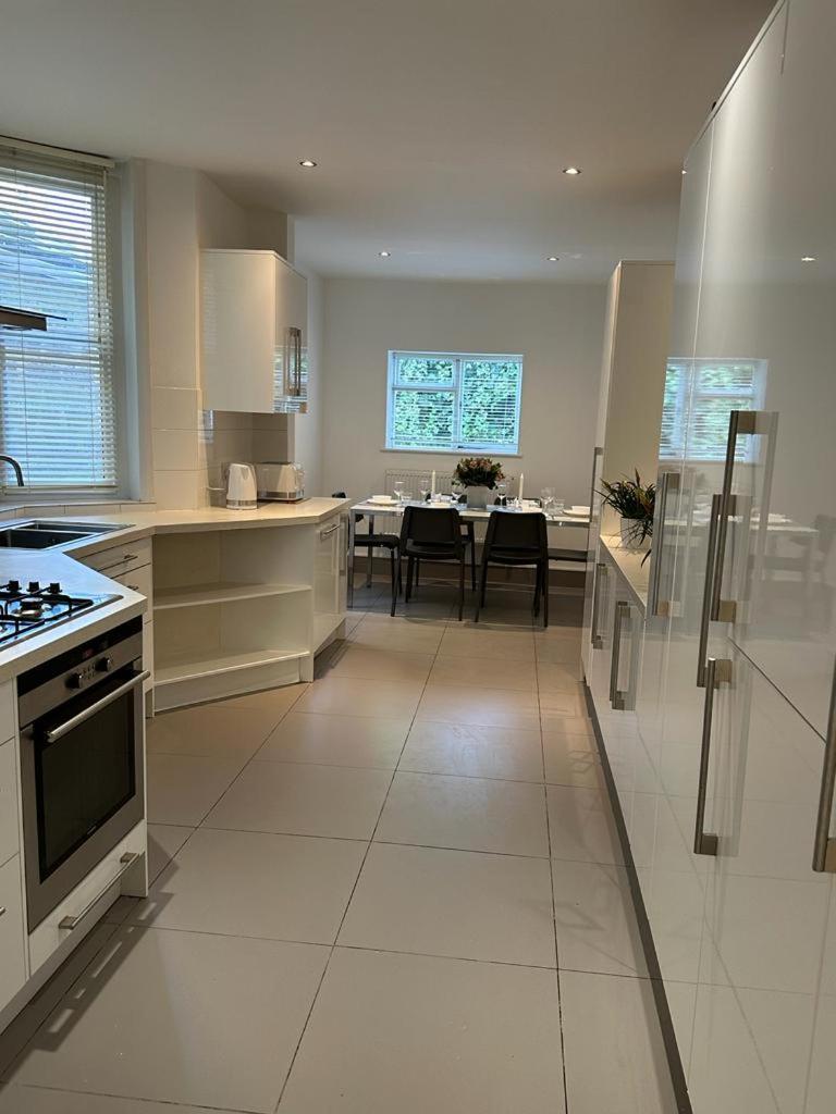 Spacious City London Apartments London Eye, Westminster, Big Ben, Vauxhall Station エクステリア 写真